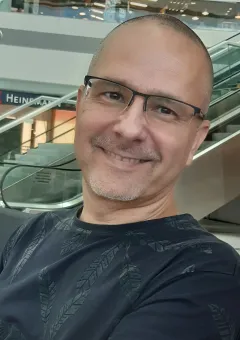Dr. Szikszai Attila